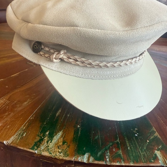 NWT Brixton “Kayla” Suede Fiddlers Cap - Picture 15 of 16